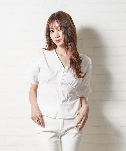leune(ルネ)の「【leune】シンプルボタンブラウス(シャツ/ブラウス・レディース・ホワイト/ブラック/ベージュ・MEDIUM)」の5枚目の写真