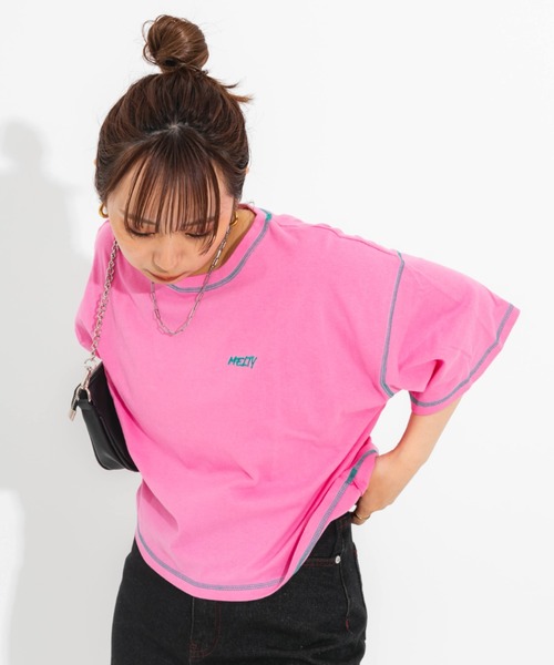 nemne store(ネンネストア)の「ワンポイント刺繍入り配色ステッチTシャツ(Tシャツ/カットソー・レディース・ホワイト/ピンク/オートミール・フリー)」の8枚目の写真