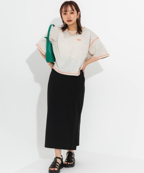 nemne store(ネンネストア)の「ワンポイント刺繍入り配色ステッチTシャツ(Tシャツ/カットソー・レディース・ホワイト/ピンク/オートミール・フリー)」の13枚目の写真