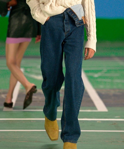 Y/Project(ワイプロジェクト)の「CLASSIC ASYMMETRIC WAIST JEANS(デニムパンツ・メンズ・ネイビー系・30/32)」の1枚目の写真