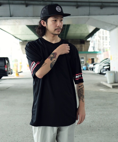 INDEPENDENT（インディペンデント）の「INDEPENDENT / インディペンデント ITC Streak S/S Jersey Top 半袖 ロゴ ジャージ カットソー（Tシャツ/カットソー・メンズ・ホワイト/ブラック・MEDIUM/LARGE/X-LARGE/XX-LARGE）」の3枚目の写真