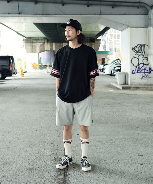 INDEPENDENT（インディペンデント）の「INDEPENDENT / インディペンデント ITC Streak S/S Jersey Top 半袖 ロゴ ジャージ カットソー（Tシャツ/カットソー・メンズ・ホワイト/ブラック・MEDIUM/LARGE/X-LARGE/XX-LARGE）」の4枚目の写真