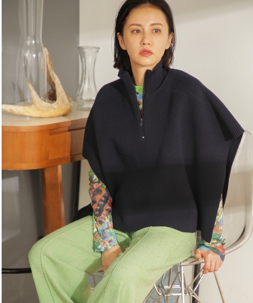 CREOLME(クレオルム)の「(CREOLME)フロントジップニットケープ(ニット/セーター・レディース・ネイビー/ブラウン・ONE SIZE)」の2枚目の写真