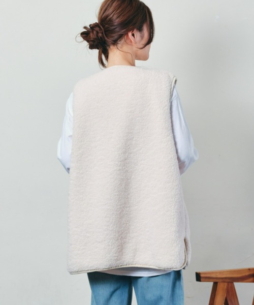 ECRIRE（エクリール）の「【陽コラボ】リバーシブルキルティングボアベスト（ベスト・レディース・アイボリー/ブラウン・M/L）」の6枚目の写真