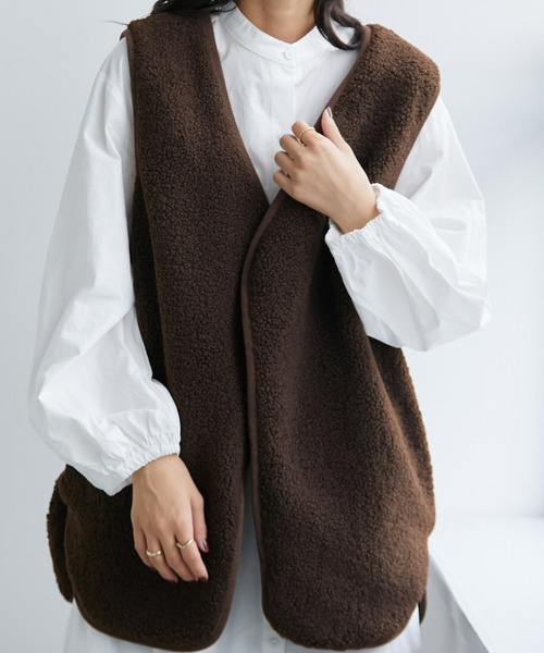 ECRIRE（エクリール）の「【陽コラボ】リバーシブルキルティングボアベスト（ベスト・レディース・アイボリー/ブラウン・M/L）」の9枚目の写真