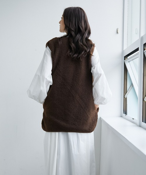 ECRIRE（エクリール）の「【陽コラボ】リバーシブルキルティングボアベスト（ベスト・レディース・アイボリー/ブラウン・M/L）」の12枚目の写真