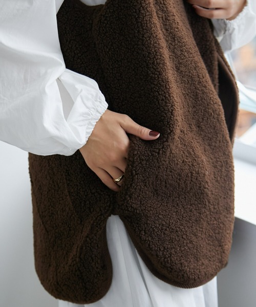 ECRIRE（エクリール）の「【陽コラボ】リバーシブルキルティングボアベスト（ベスト・レディース・アイボリー/ブラウン・M/L）」の21枚目の写真