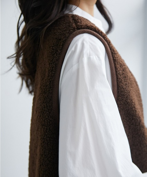 ECRIRE（エクリール）の「【陽コラボ】リバーシブルキルティングボアベスト（ベスト・レディース・アイボリー/ブラウン・M/L）」の22枚目の写真