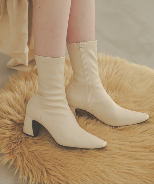 Ambre Neige（アンブルネージュ）の「ストレッチショートブーツ／【WEB/EC限定商品】（ブーツ・レディース・ブラック/ダークブラウン/アイボリー・SMALL/MEDIUM/LARGE/X-LARGE）」の2枚目の写真