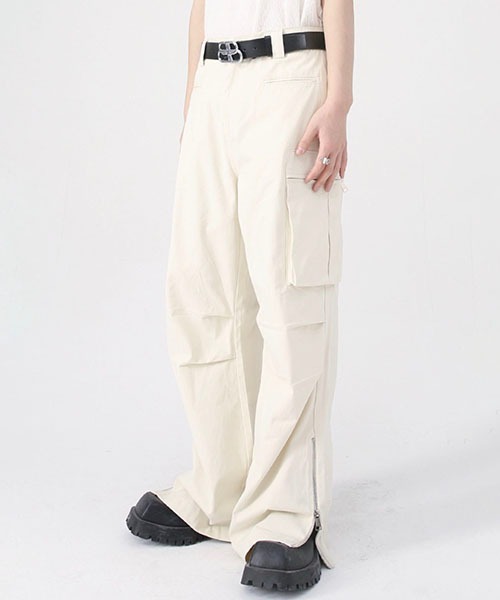WESTBOY(ウエストボーイ)の「ルーズシルエットバギーカーゴパンツWO22W3PT03【WB ORIGINALS】(カーゴパンツ・メンズ・カーキ/ホワイト/ブラック・L/XL/M)」の1枚目の写真