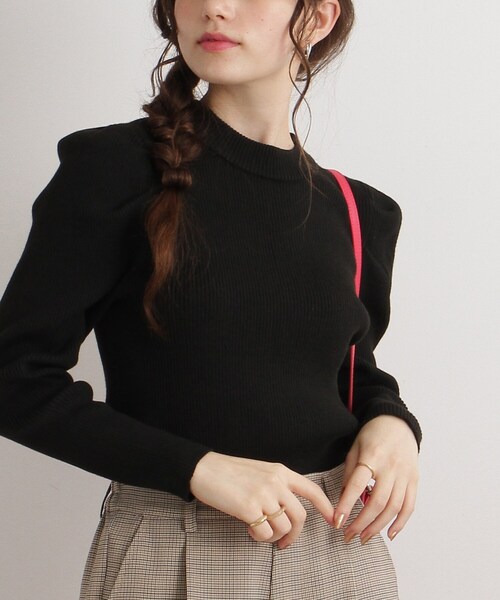 Cutie Blonde（キューティーブロンド）の「◆肩タックリブニットプルオーバー（ニット/セーター・レディース・ブラック/ホワイト系/ベージュ系2/ピンク系7・02/03）」の3枚目の写真