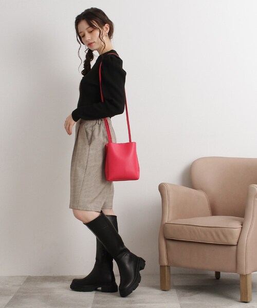 Cutie Blonde（キューティーブロンド）の「◆肩タックリブニットプルオーバー（ニット/セーター・レディース・ブラック/ホワイト系/ベージュ系2/ピンク系7・02/03）」の7枚目の写真