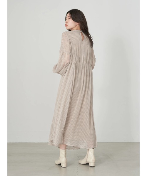 earth music&ecology(アースミュージックアンドエコロジー)の「ボリュームスリーブシアーワンピース(ワンピース・レディース・グリーン/ベージュ/ピンク系その他2・FREE)」の18枚目の写真