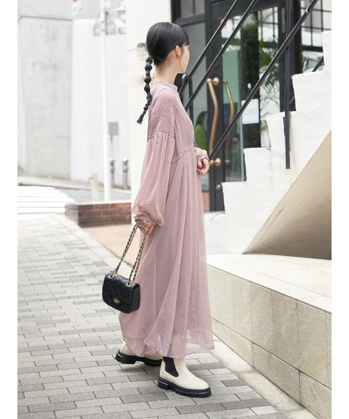 earth music&ecology(アースミュージックアンドエコロジー)の「ボリュームスリーブシアーワンピース(ワンピース・レディース・グリーン/ベージュ/ピンク系その他2・FREE)」の8枚目の写真