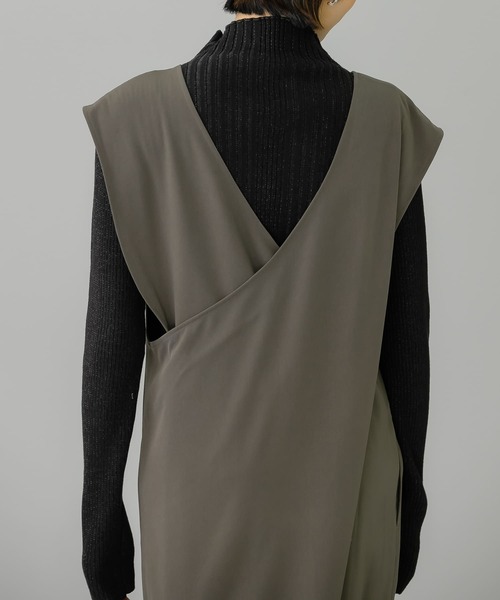 KBF（ケイビーエフ）の「BACKクロスジャンパースカート（ワンピース・レディース・ブラック/チャコールグレー/ベージュ系その他・ONE）」の12枚目の写真