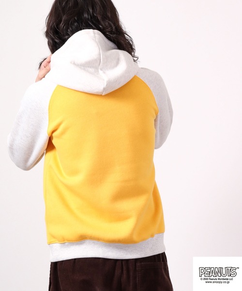 【完売品】イアパピヨネ　ear×PEANUTSコラボ　プリントパーカー　イエロー ear PAPILLONNER（イアパピヨネ）の「【プリングルズ×ear】ユニ