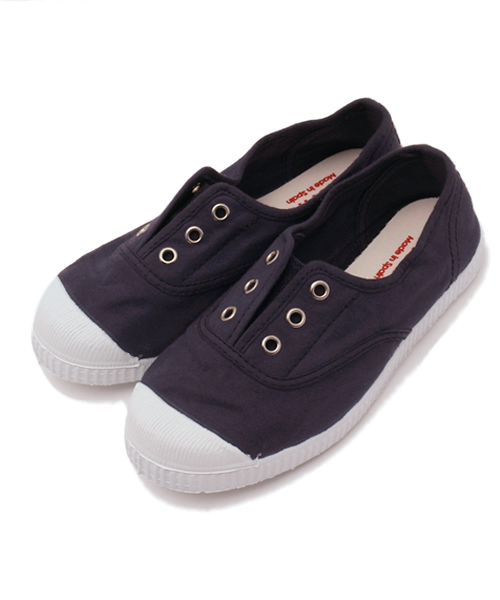 COMECHATTO&CLOSET（カムチャットアンドクロゼット）の「cienta 70	（スニーカー・キッズ・ホワイト/ネイビー・15cm/16cm/14cm/19cm/17cm/18cm）」の2枚目の写真