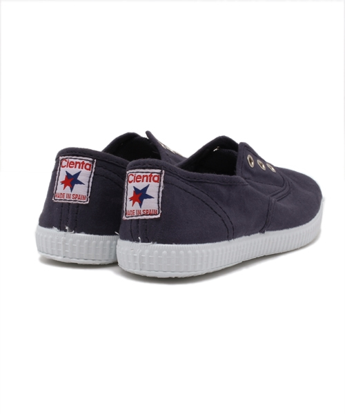 COMECHATTO&CLOSET（カムチャットアンドクロゼット）の「cienta 70	（スニーカー・キッズ・ホワイト/ネイビー・15cm/16cm/14cm/19cm/17cm/18cm）」の6枚目の写真