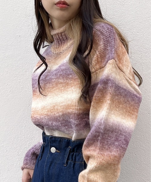 one way（ワンウェイ）の「グラデーションタートルニット（ニット/セーター・レディース・ライトブラウン/ライトブルー/パープル/ライトグリーン・FREE）」の5枚目の写真