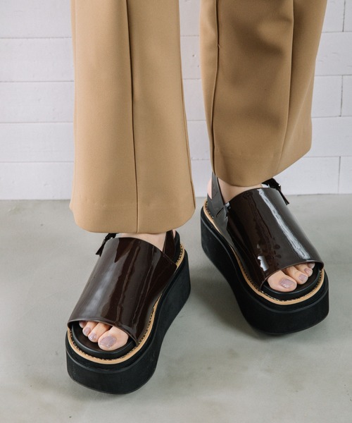 MARECHAL TERRE(マルシャルテル)の「プラットフォームサンダル(サンダル・レディース・ブラック/ボルドー/パープル/アイボリー・22.5/24.5/23.5)」の4枚目の写真