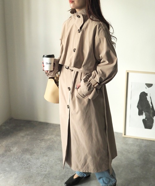 Riberry（リベリー）の「スタンドカラーヨーク付きスプリングコート（トレンチコート・レディース・ライトベージュ/グレイッシュベージュ/ベージュ・MEDIUM）」の6枚目の写真