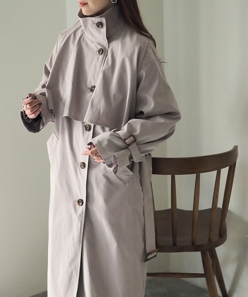 Riberry（リベリー）の「スタンドカラーヨーク付きスプリングコート（トレンチコート・レディース・ライトベージュ/グレイッシュベージュ/ベージュ・MEDIUM）」の14枚目の写真