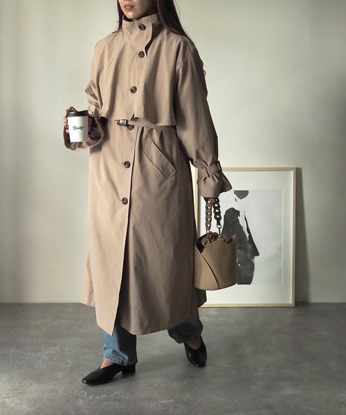 Riberry（リベリー）の「スタンドカラーヨーク付きスプリングコート（トレンチコート・レディース・ライトベージュ/グレイッシュベージュ/ベージュ・MEDIUM）」の7枚目の写真