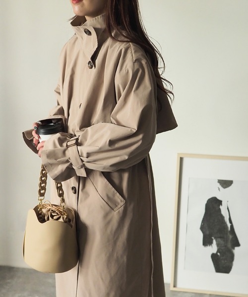 Riberry（リベリー）の「スタンドカラーヨーク付きスプリングコート（トレンチコート・レディース・ライトベージュ/グレイッシュベージュ/ベージュ・MEDIUM）」の5枚目の写真