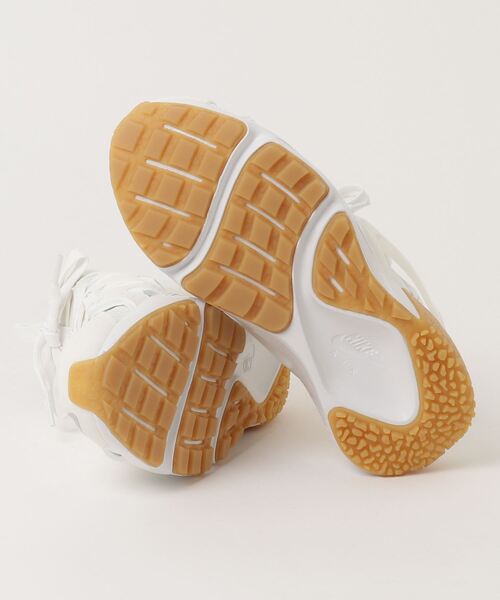 NIKE(ナイキ)の「ナイキ エア ハラチ クラフト ウィメンズシューズ / Nike Air Huarache Craft Women's Shoes<22-29cm 展開>(スニーカー・レディース・アイボリー/ブラック/ホワイト系その他2/ホワイト系その他3/ブラウン系その他・26/22.5/26.5/25/23.5/25.5/24/24.5/23/27.5/27/28.5/22/29/28)」の10枚目の写真