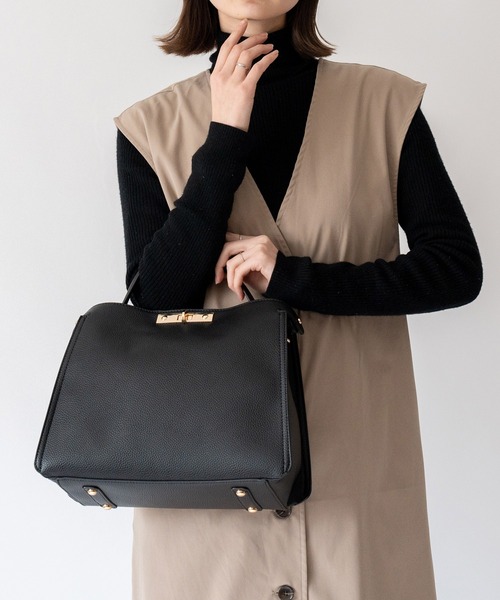 VitaFelice（ヴィータフェリーチェ）の「ワンハンドル2wayショルダーバッグ(M)（ショルダーバッグ・レディース・ブラック/グレー/ホワイト/ベージュ系その他/ベージュ系その他2/ブラック系その他・FREE）」の3枚目の写真