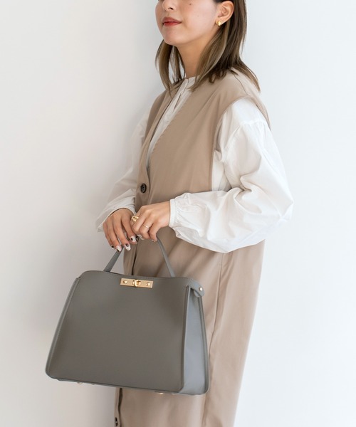 VitaFelice（ヴィータフェリーチェ）の「ワンハンドル2wayショルダーバッグ(M)（ショルダーバッグ・レディース・ブラック/グレー/ホワイト/ベージュ系その他/ベージュ系その他2/ブラック系その他・FREE）」の11枚目の写真