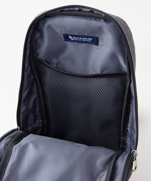 Blue Standard (ブルースタンダード)の「BLUE STANDARD/ブルースタンダード】ボディバッグ 縦型ボディバッグ(ボディバッグ/ウエストポーチ・メンズ・ブラック/ネイビー/グレー・FREE)」の16枚目の写真