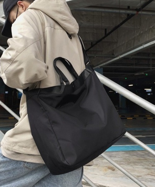 MAISON CLUB（メゾンクラブ）の「【MAISON CLUB】ユニセックス2WAYショルダーバッグ KNF（ショルダーバッグ・メンズ・ネイビー/ブラック/カーキ・FREE）」の4枚目の写真