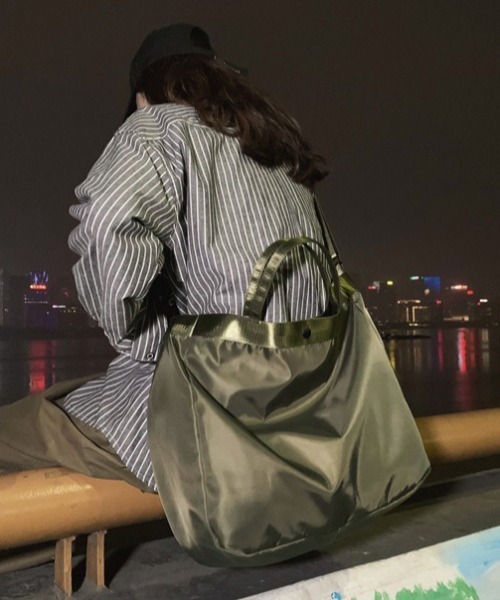 MAISON CLUB（メゾンクラブ）の「【MAISON CLUB】ユニセックス2WAYショルダーバッグ KNF（ショルダーバッグ・メンズ・ネイビー/ブラック/カーキ・FREE）」の9枚目の写真