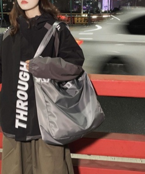 MAISON CLUB（メゾンクラブ）の「【MAISON CLUB】ユニセックス2WAYショルダーバッグ KNF（ショルダーバッグ・メンズ・ネイビー/ブラック/カーキ・FREE）」の8枚目の写真