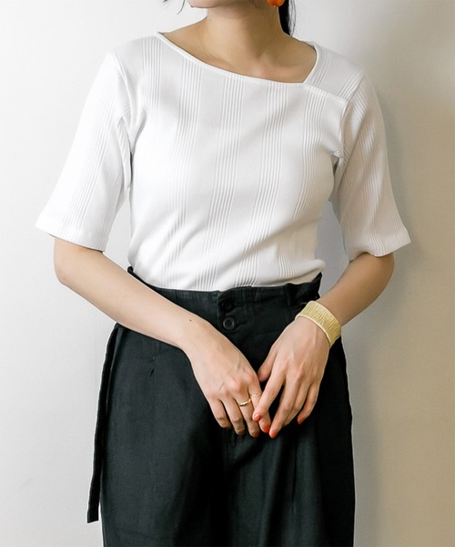atONE(アットワン)の「atONE アシメネックランダムリブカットソー 半袖(Tシャツ/カットソー・レディース・モカ/ホワイト/ブラック/杢グレー・F)」の7枚目の写真