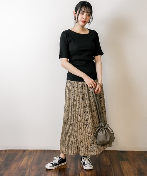 atONE(アットワン)の「atONE アシメネックランダムリブカットソー 半袖(Tシャツ/カットソー・レディース・モカ/ホワイト/ブラック/杢グレー・F)」の15枚目の写真