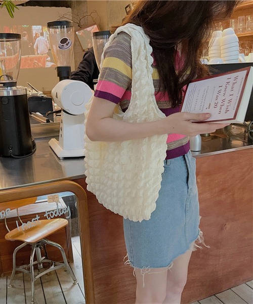 Chaco closet（チャコ クローゼット）の「ぽこぽこワッフルトートバッグ（トートバッグ・レディース・ブルー/ピンク/イエロー/ホワイト/ブラック・FREE）」の11枚目の写真