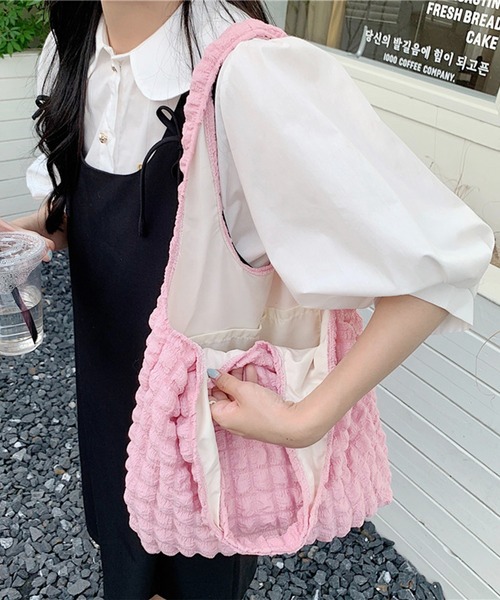 Chaco closet（チャコ クローゼット）の「ぽこぽこワッフルトートバッグ（トートバッグ・レディース・ブルー/ピンク/イエロー/ホワイト/ブラック・FREE）」の18枚目の写真