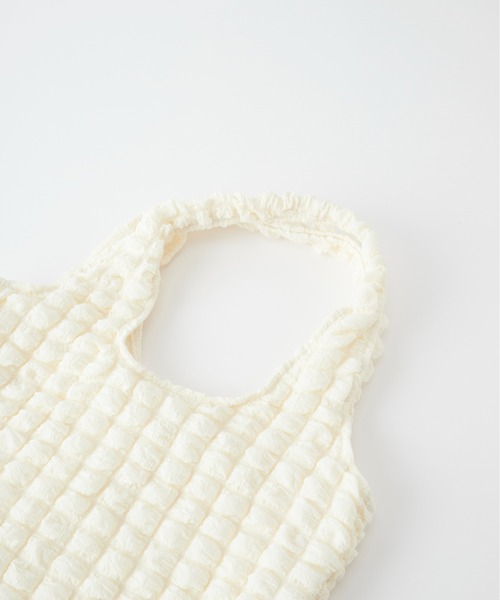 Chaco closet（チャコ クローゼット）の「ぽこぽこワッフルトートバッグ（トートバッグ・レディース・ブルー/ピンク/イエロー/ホワイト/ブラック・FREE）」の7枚目の写真