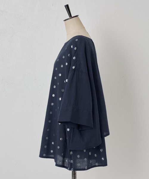 ビアズリー バックフレアー ドット生地ブラウス ネイビー ドット生地ブラウス （シャツ・ブラウス）｜BEARDSLEY