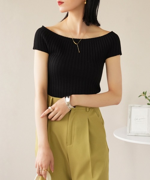 IAMUSE(アイアミューズ)の「デコルテボートネックトップス S0967【IAMUSE】(Tシャツ/カットソー・レディース・グレイッシュベージュ/アイボリー/ブラック・FREE)」の1枚目の写真