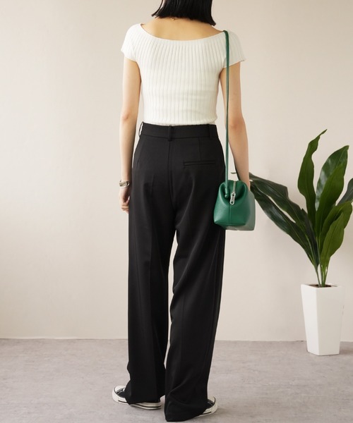 IAMUSE(アイアミューズ)の「デコルテボートネックトップス S0967【IAMUSE】(Tシャツ/カットソー・レディース・グレイッシュベージュ/アイボリー/ブラック・FREE)」の15枚目の写真