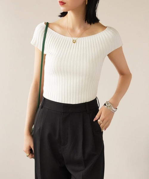 IAMUSE(アイアミューズ)の「デコルテボートネックトップス S0967【IAMUSE】(Tシャツ/カットソー・レディース・グレイッシュベージュ/アイボリー/ブラック・FREE)」の9枚目の写真