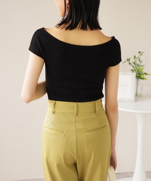 IAMUSE(アイアミューズ)の「デコルテボートネックトップス S0967【IAMUSE】(Tシャツ/カットソー・レディース・グレイッシュベージュ/アイボリー/ブラック・FREE)」の19枚目の写真