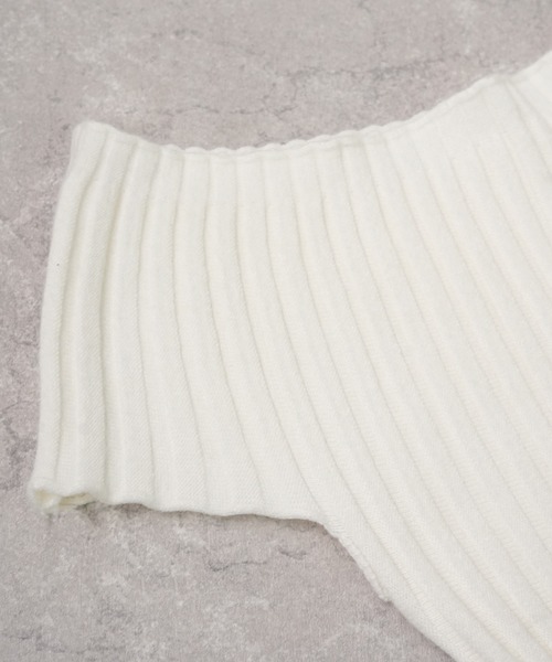 IAMUSE(アイアミューズ)の「デコルテボートネックトップス S0967【IAMUSE】(Tシャツ/カットソー・レディース・グレイッシュベージュ/アイボリー/ブラック・FREE)」の4枚目の写真