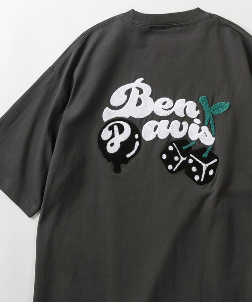 BEN DAVIS(ベンデイビス)の「【BEN DAVIS/ベンデイビス】ワンポイントロゴプリント&バックサガラ刺繍 チェリー ダイスデザイン ヘビーウェイト半袖Tシャツ/CHERRY DICE EMB TEE(Tシャツ/カットソー・レディース・チャコールグレー/ホワイト/ミント/ラベンダー・M/L/XL)」の3枚目の写真
