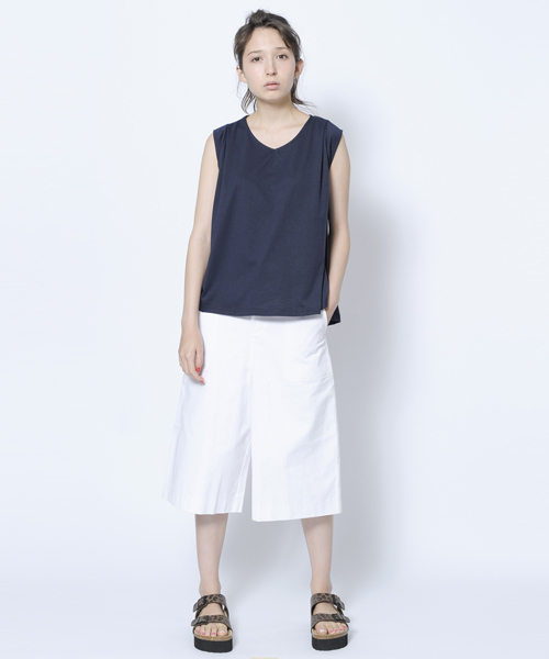 MILKFED.(ミルクフェド)の「【mini7月号掲載】DENIM GAUCHO PANTS (ガウチョパンツ/デニム)(その他パンツ・レディース・インディゴブルー/ホワイト・MEDIUM/SMALL)」の1枚目の写真