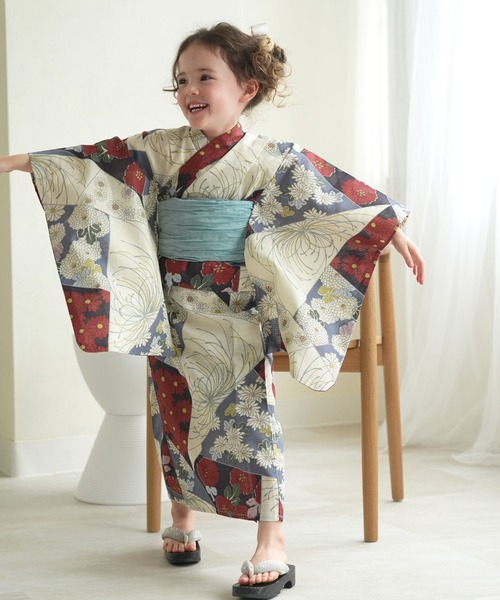 utatane（ウタタネ）の「キッズ浴衣3点セット ひよこ商店 マーガレットブルー裂取文（浴衣・キッズ・ブルー・100cm/110cm/120cm/130cm）」の2枚目の写真