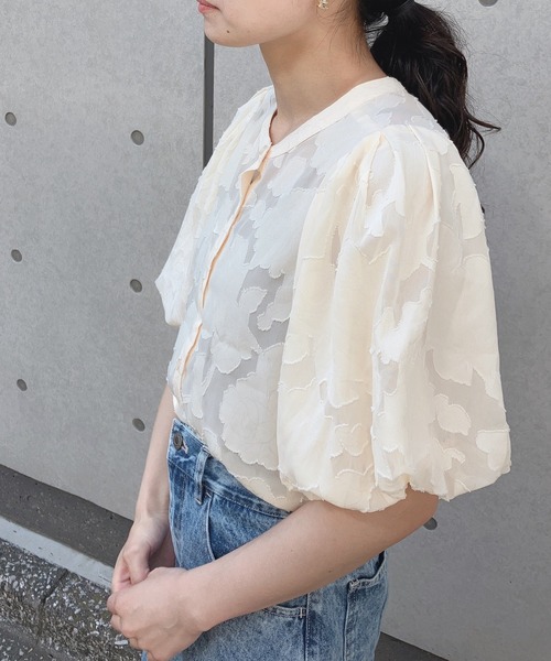 AS KNOW AS plus(アズノゥアズプラス)の「〇シアーボリューム袖ブラウス(シャツ/ブラウス・レディース・ブルー/ミント/アイボリー/ブラック・FREE)」の2枚目の写真